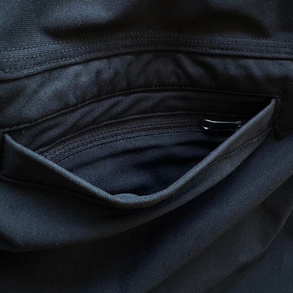 Lululemon Mens SZ 36 Shorts 10" Inseam Stretch Flat Front Pockets Zip-Fly Black - Picture 5 of 6